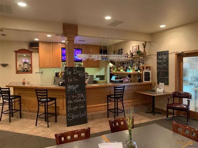 Wooley's Grill & Cellar: 1648 Highway 18 Byp, Hot Springs, SD 57747